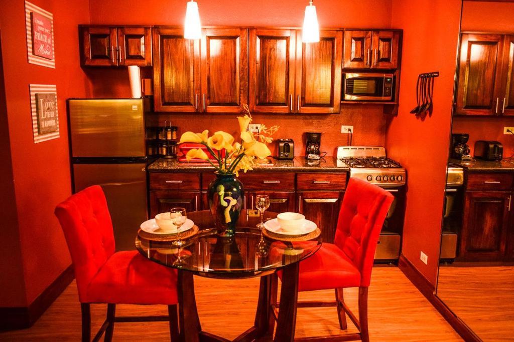 Brownstone Guesthouses Νασάου Εξωτερικό φωτογραφία
