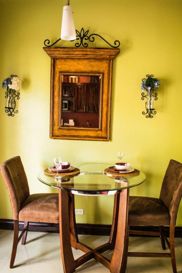 Brownstone Guesthouses Νασάου Εξωτερικό φωτογραφία