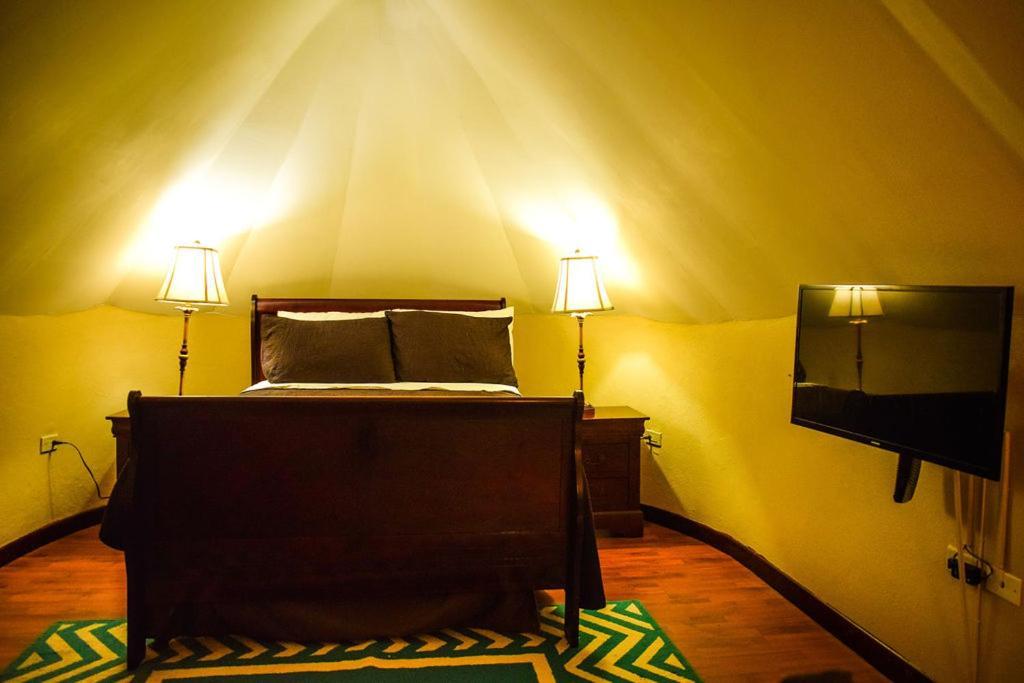 Brownstone Guesthouses Νασάου Εξωτερικό φωτογραφία