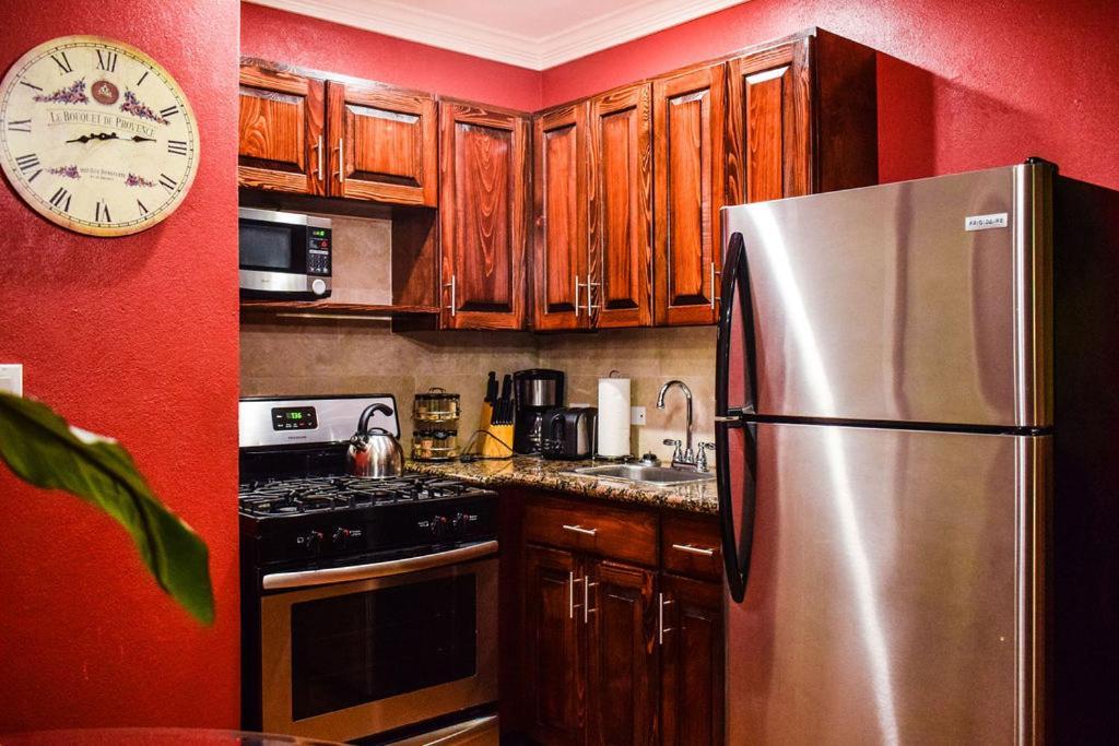 Brownstone Guesthouses Νασάου Εξωτερικό φωτογραφία
